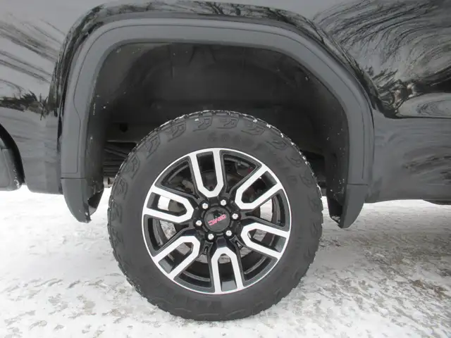 2024 GMC Sierra 1500 AT4 Crew Cab 4WD - Photo 17