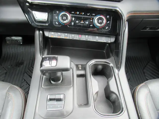 2024 GMC Sierra 1500 AT4 Crew Cab 4WD - Photo 25