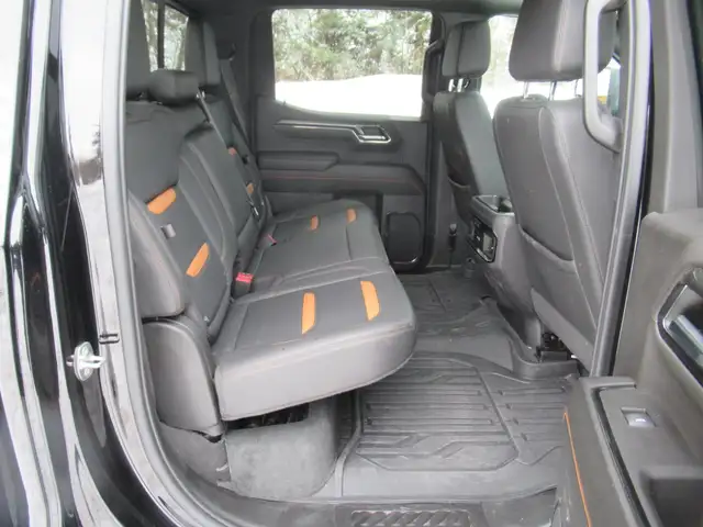 2024 GMC Sierra 1500 AT4 Crew Cab 4WD - Photo 30