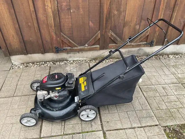 Lawn mower Yard Machines.