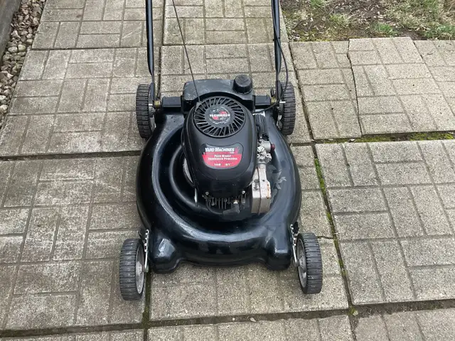 Lawn mower Yard Machines. - Photo 5