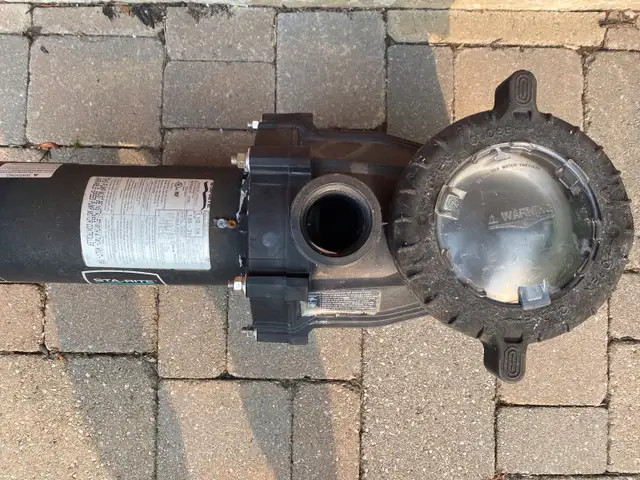 USED STA-RITE DYNAPRO 1.5 HP POOL PUMP - Photo 2