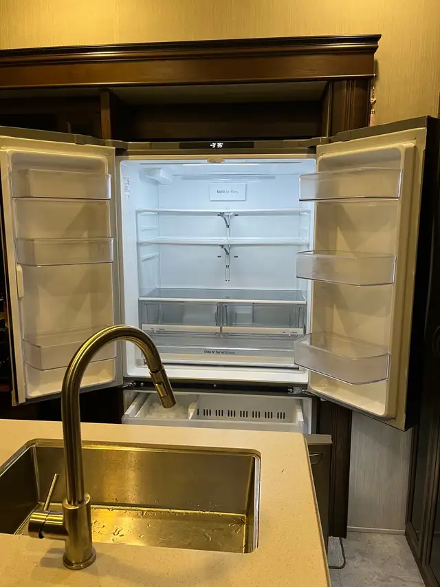 Luxury 5th wheel for sale - Photo 9