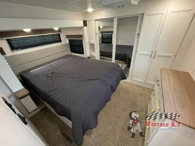 2022 Prime Time RV Crusader 335RLP - Photo 16