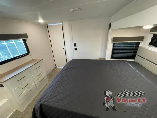 2022 Prime Time RV Crusader 335RLP - Photo 17