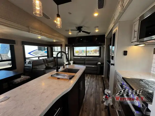 2022 Jayco Eagle 321RSTS - Photo 13