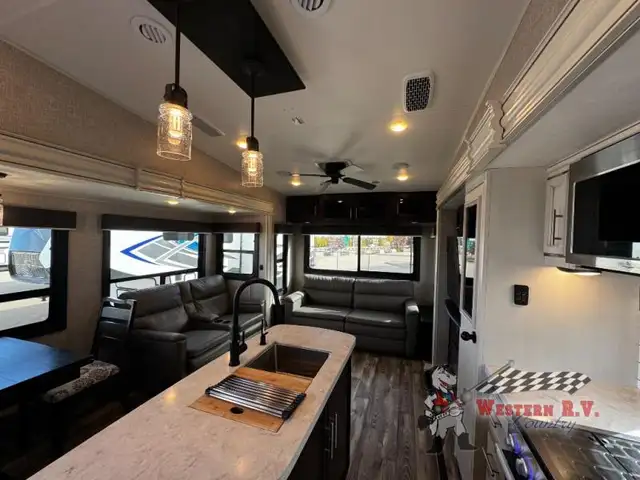 2022 Jayco Eagle 321RSTS - Photo 14