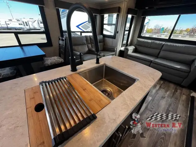 2022 Jayco Eagle 321RSTS - Photo 25