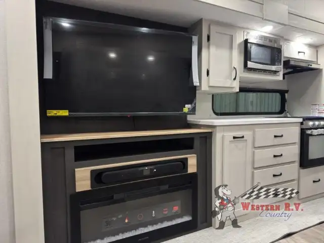 2026 Coachmen RV Chaparral Lite 30RLS - Photo 8
