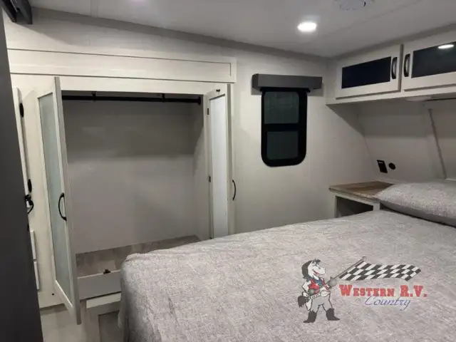 2026 Coachmen RV Chaparral Lite 30RLS - Photo 16