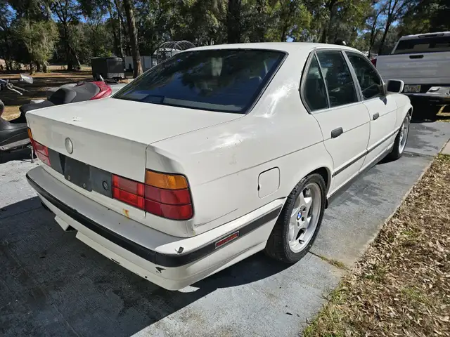 WE BUY YOUR OLD CAR - Photo 9