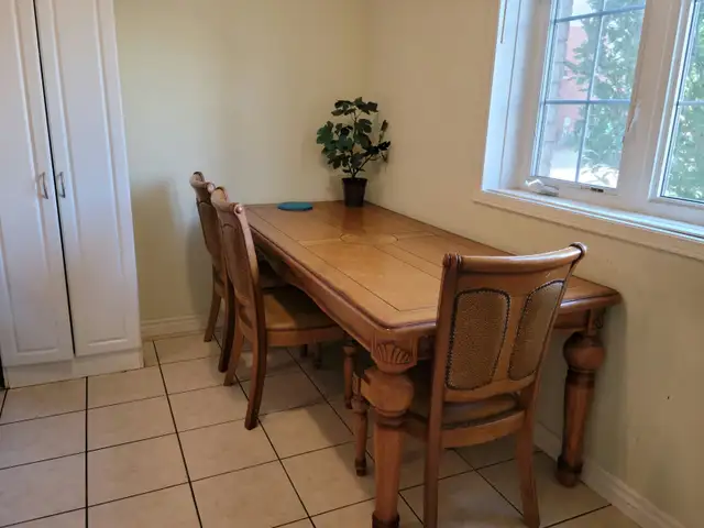 Room for Rent / York Uni. Village / North York - Photo 6