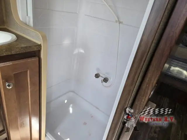 2019 Northwood Arctic Fox Camper 1140 Dry Bath - Photo 14