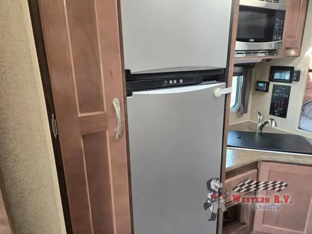2019 Northwood Arctic Fox Camper 1140 Dry Bath - Photo 17