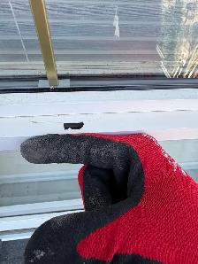 window hole repair wanted - Photo 2