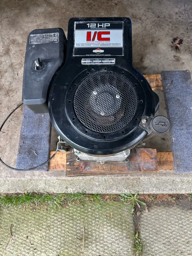 Briggs & Stratton 12hp Riding mower engine - Photo 2