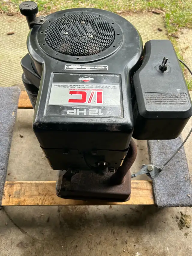 Briggs & Stratton 12hp Riding mower engine - Photo 3