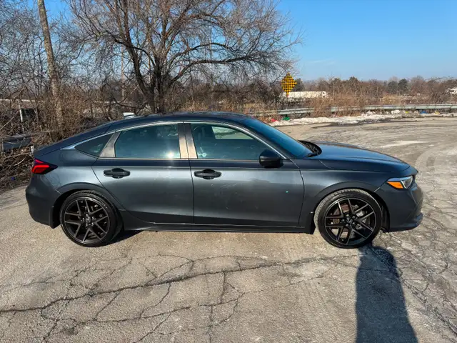 2023 Honda Civic Sport Touring Hatchback  Fully Loaded - Photo 4