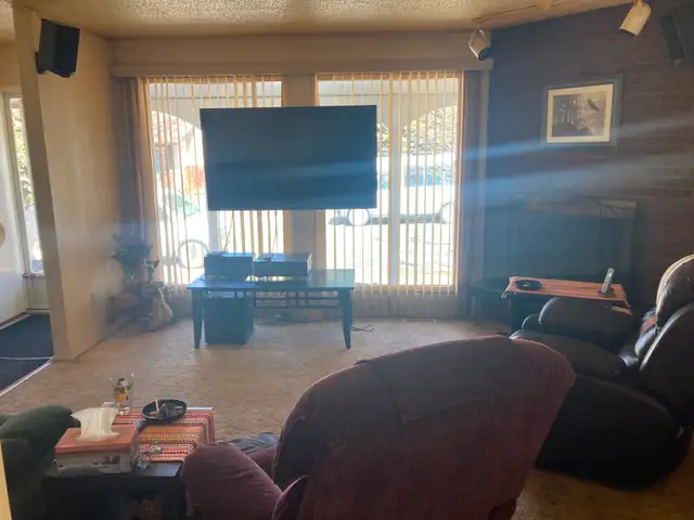 Room For Rent With Perks - Photo 3