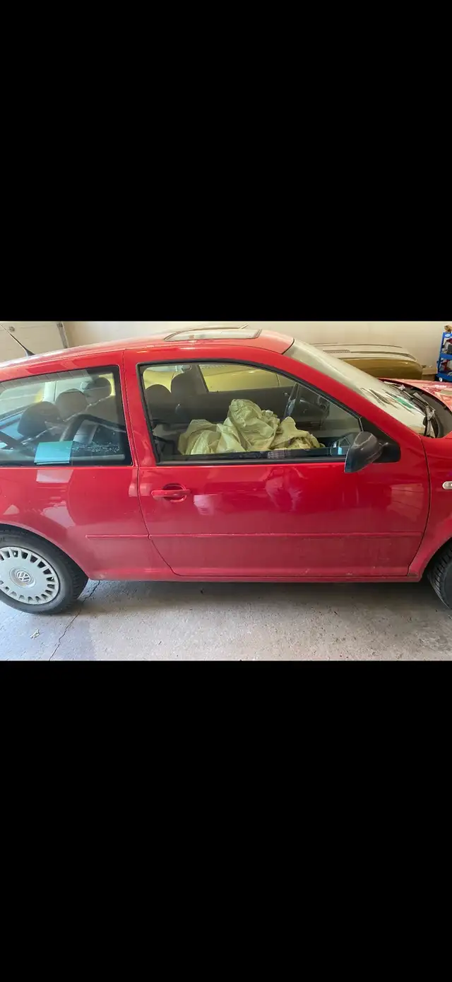 2002 Volkswagen Golf-2 door - Photo 3