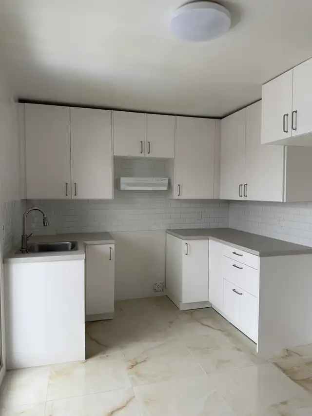 HEAT INCLUDED: 4 1/2 for rent, Chomedey Laval - Photo 2