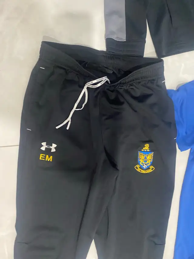 new condition soccer club logo and EM L letter on it - Photo 2