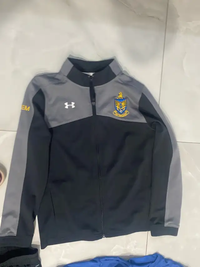 new condition soccer club logo and EM L letter on it - Photo 4