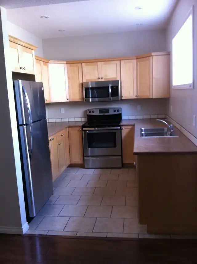 Spacious 2 bedroom suite for rent Stettler, Ab - Photo 2