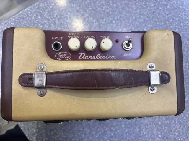 Danelectro Dirty Thirty 15 Watt Amplifier - Photo 2