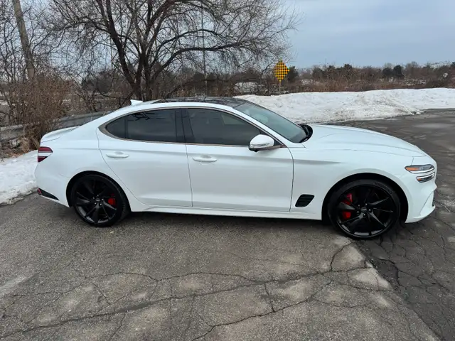 2023 Genesis G70 Sport 3.3T AWD | Leather | GPS | Camera | - Photo 4