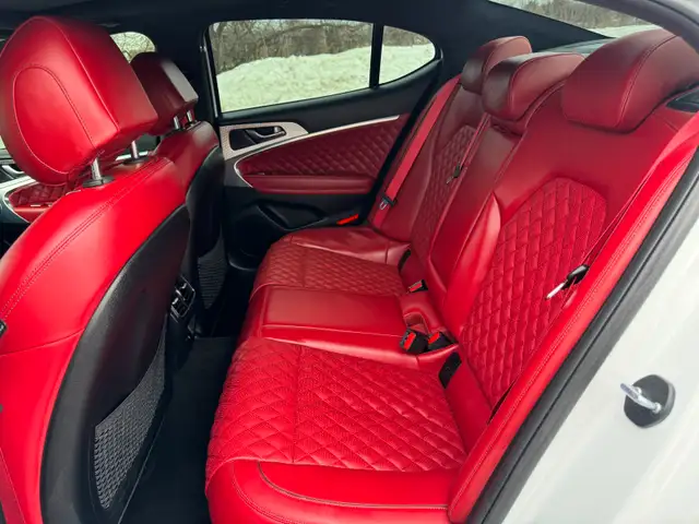 2023 Genesis G70 Sport 3.3T AWD | Leather | GPS | Camera | - Photo 11