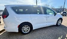 2022 Chrysler Grand Caravan (Minivan) - Photo 3