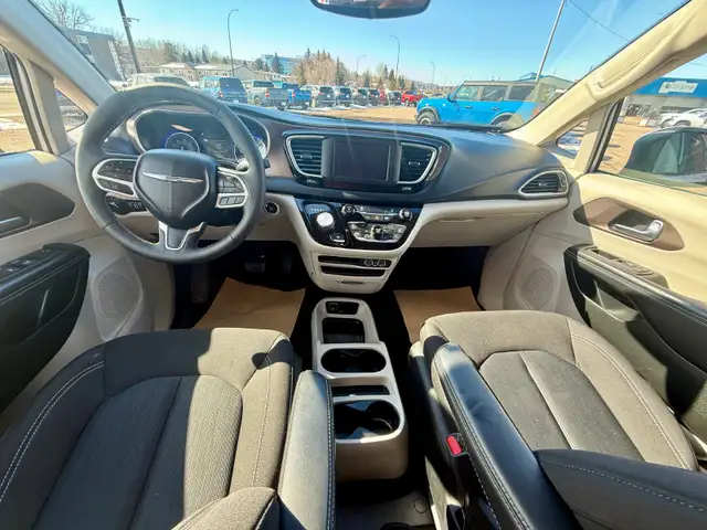 2022 Chrysler Grand Caravan (Minivan) - Photo 7