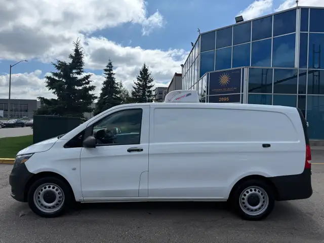 2020 Mercedes-Benz Metris Cargo Van METRIS - REEFER - 136WB - Photo 2