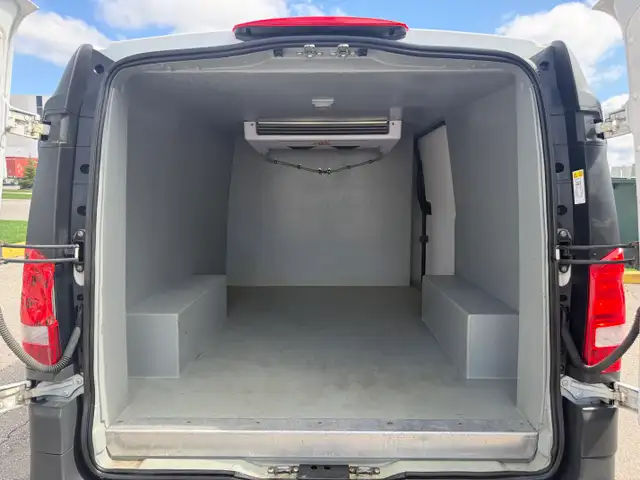 2020 Mercedes-Benz Metris Cargo Van METRIS - REEFER - 136WB - Photo 12