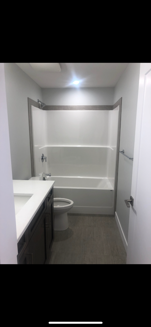 Spacious Legal  Suite 2bed 1Bath for Rent - Photo 3