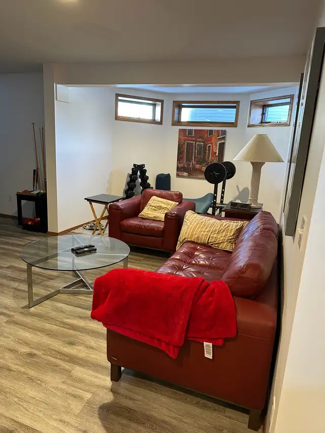 Furnished basement suite for $1,000 per month - Photo 4