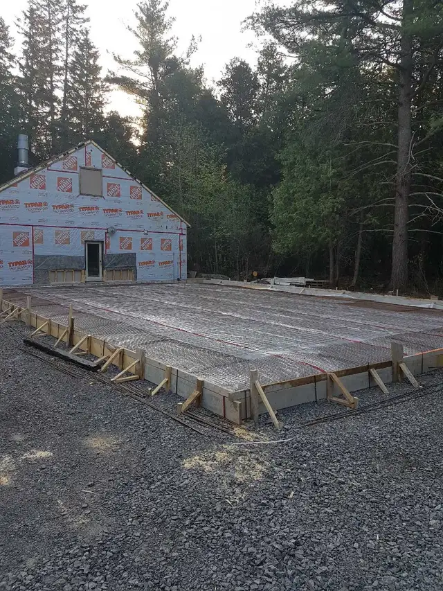 Cement finisher - Photo 3