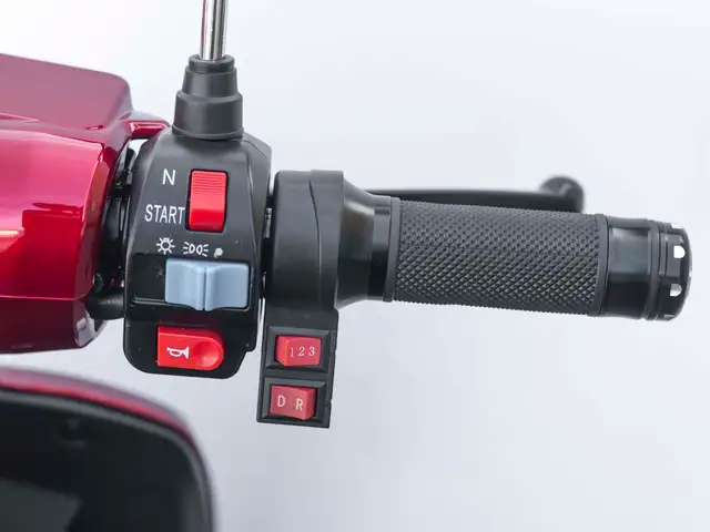 City Pulse 3 - Three-Wheel Mobility Scooter - Photo 7