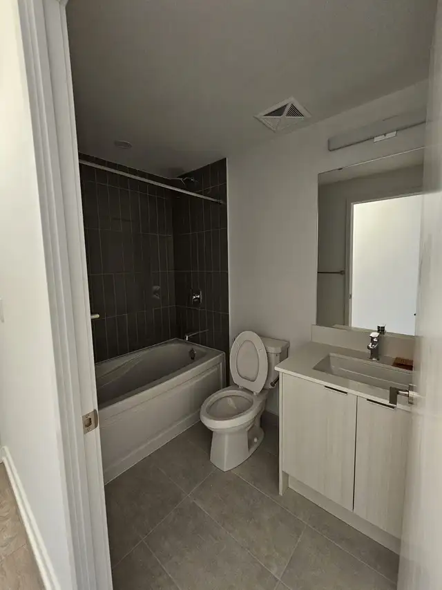 Condo Apartment for Lease in Brampton - Photo 6