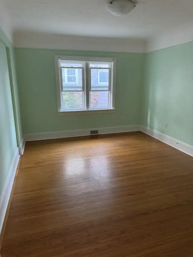 281 Collingwood 4/5 bedroom - Photo 4