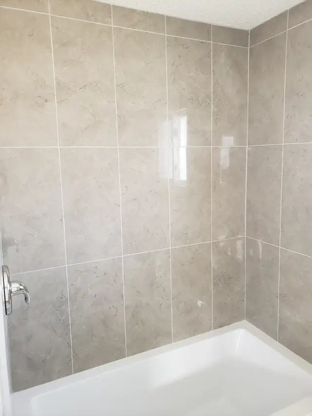 Whitehorn - Upper Level - 3 Bed   1.5 Bath