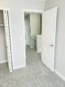 Whitehorn - Upper Level - 3 Bed   1.5 Bath - Photo 2