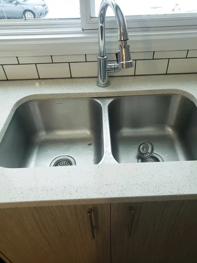 Whitehorn - Upper Level - 3 Bed   1.5 Bath - Photo 6