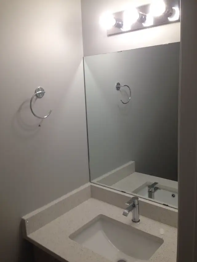 Whitehorn - Upper Level - 3 Bed   1.5 Bath - Photo 8