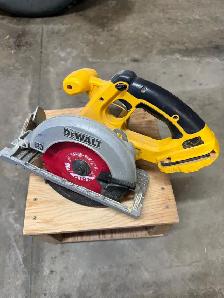 18v Dewalt Cordless Saw