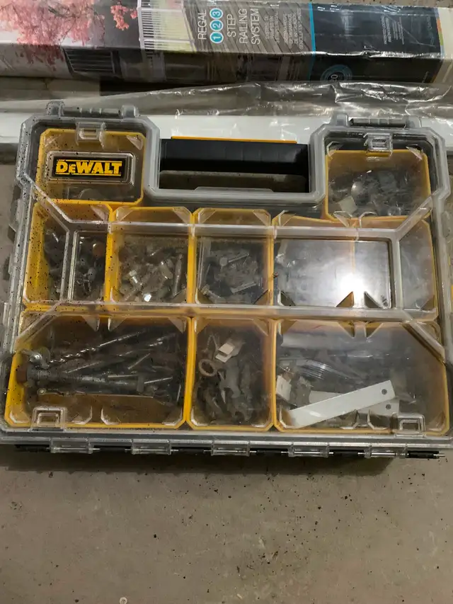 Dewalt Organizer w/ hardware & aluminum - Photo 2