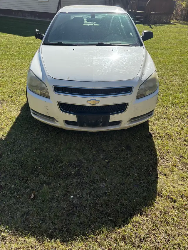 2009 Chevy Malibu - Photo 8