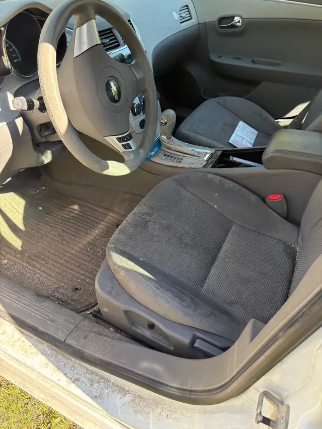 2009 Chevy Malibu - Photo 9