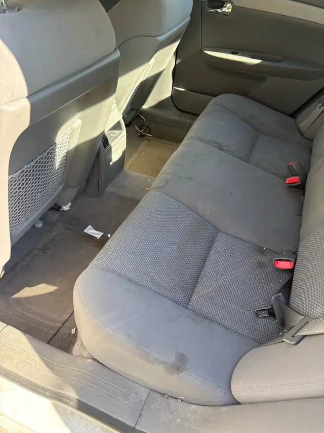 2009 Chevy Malibu - Photo 10